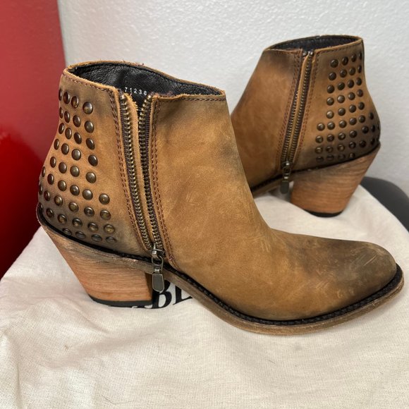 NWOT Liberty Black Studded Boots - Picture 6 of 16